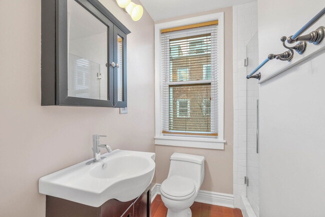 Building Photo - 129 Bainbridge St