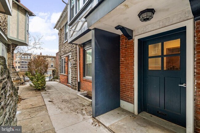 Building Photo - 4320 Spruce St