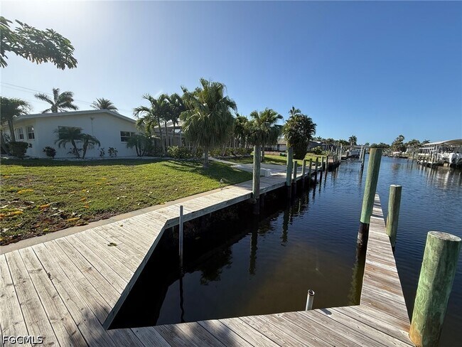 Building Photo - 5354 Coral Ave