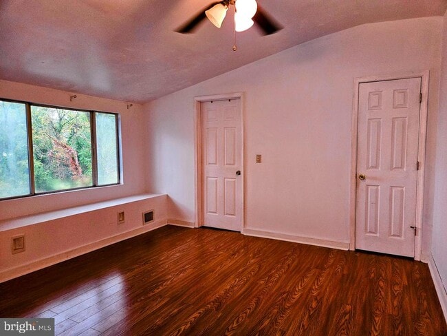 Building Photo - 355 Sturtons Ln