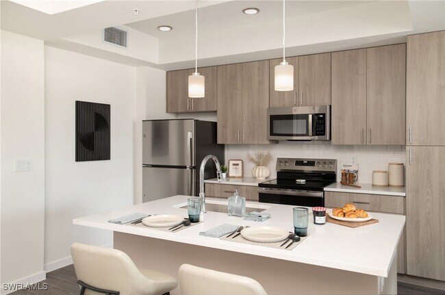 Building Photo - 3260 Stockton St