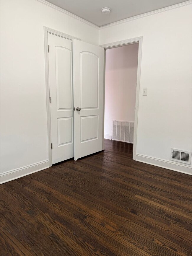 Building Photo - NEW RENTAL!