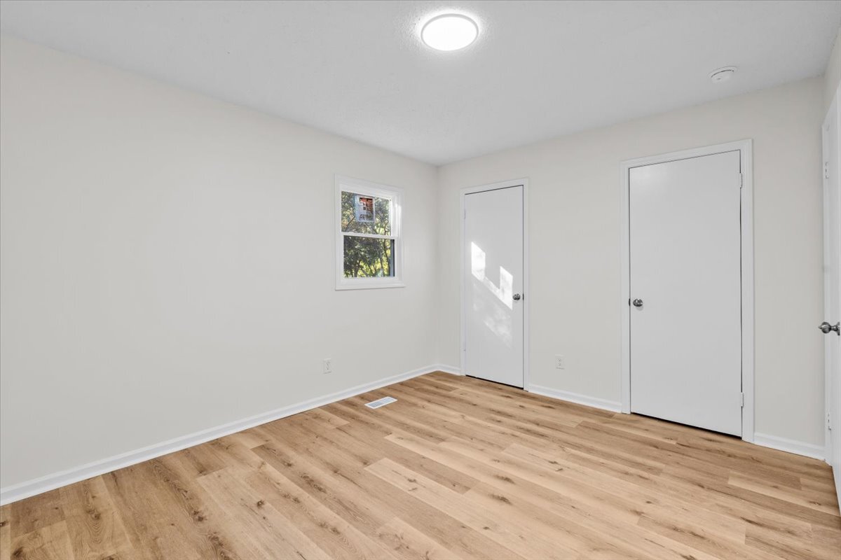 Building Photo - 718 Miles St