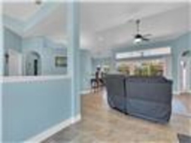 Building Photo - SHORT TERM/VACATION RENTAL - AQUA VISTA