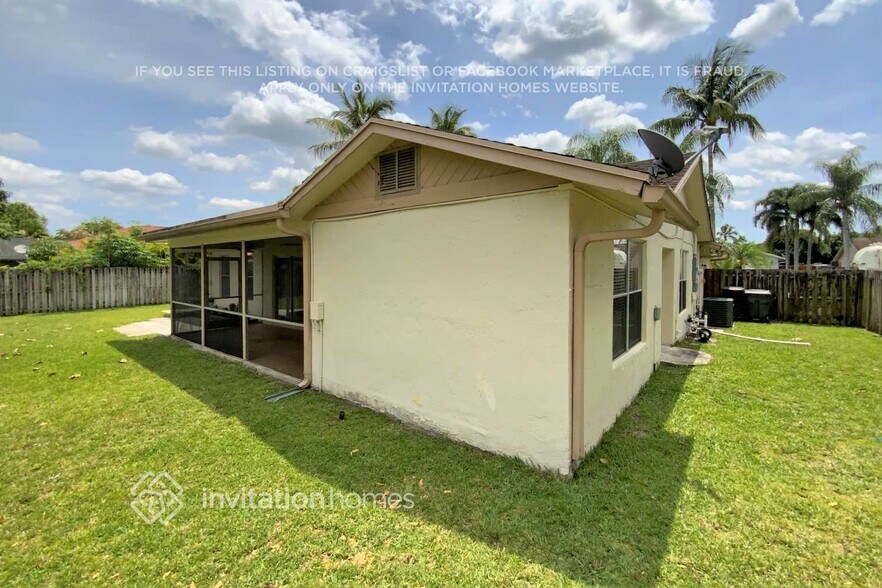 Building Photo - 12169 Sycamore Ln