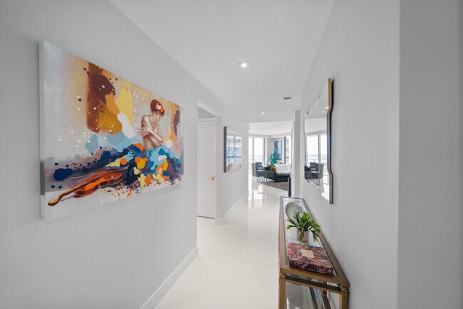 Building Photo - 3100 N Ocean Dr
