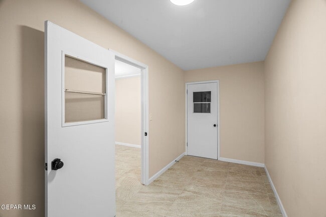 Building Photo - 10337 Galahad Way