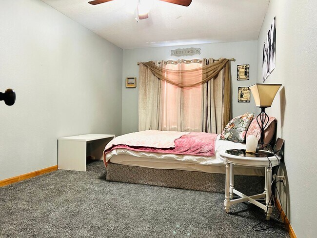 Building Photo - Beautiful Single Family Home, Sutter Woods...