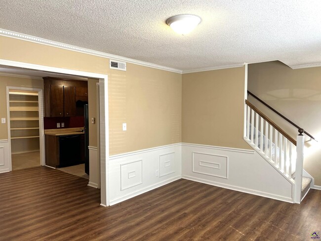 Building Photo - 108 Windermere Cir