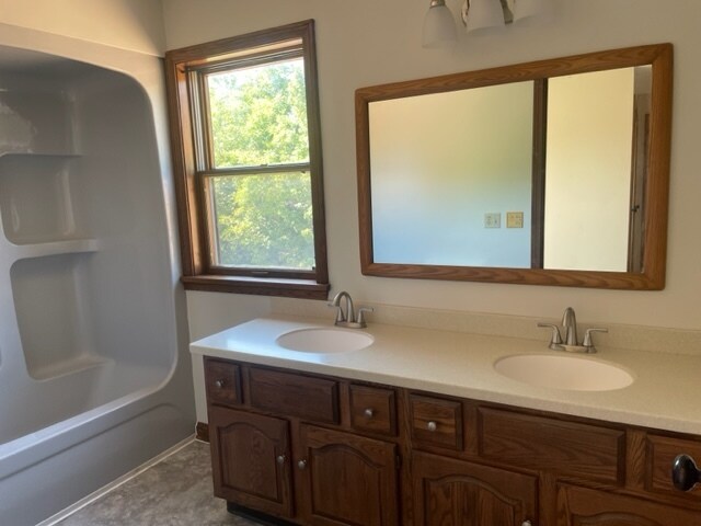 Full Bath - 4806 W Ridge Rd