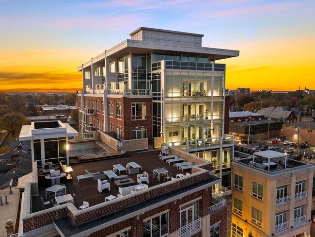 Building Photo - 1145 N High St