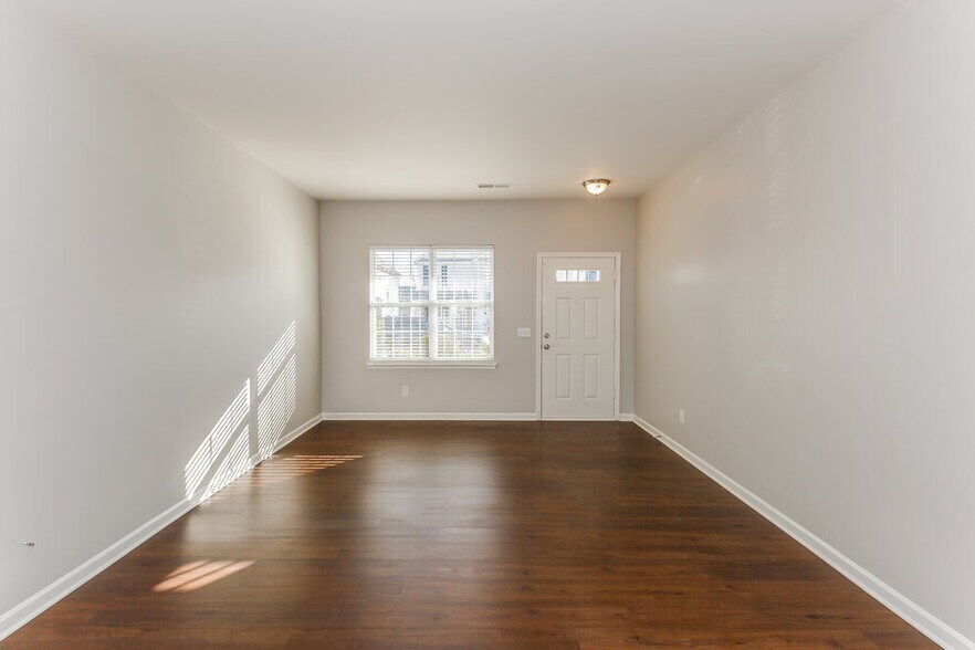 Building Photo - 2619 Rozzelles Landing Dr