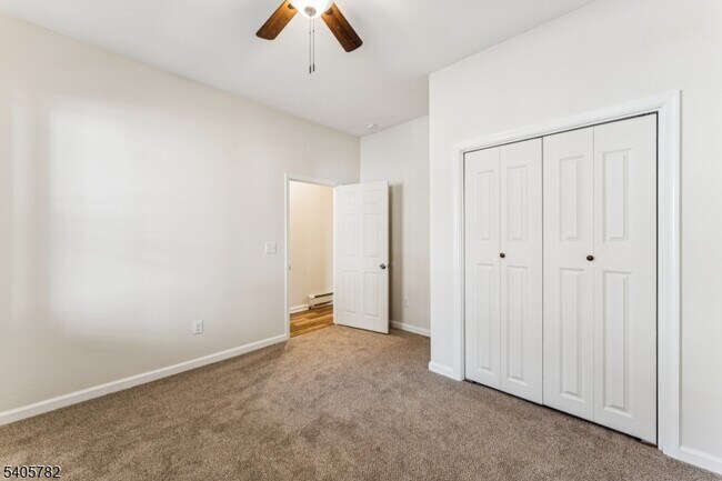 Building Photo - 786 S Main St