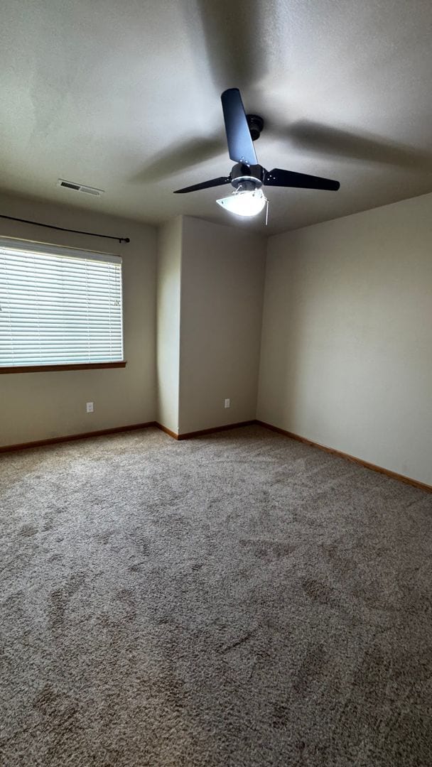 Building Photo - Coralville 4 Bedroom 4 Bath 3 Level Town H...