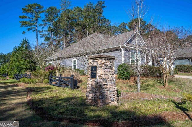 Building Photo - 1000 McInteer Cir