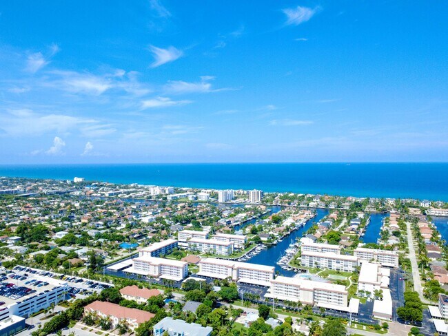 Building Photo - 2649 Florida Blvd