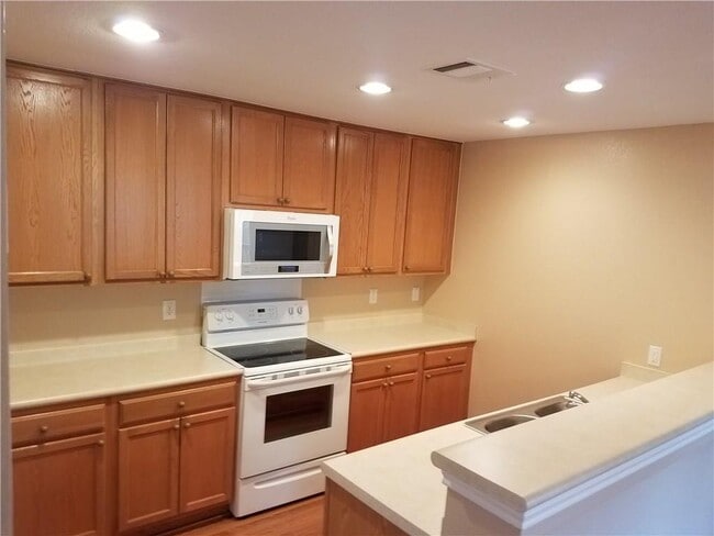 Building Photo - 273 Tower Dr