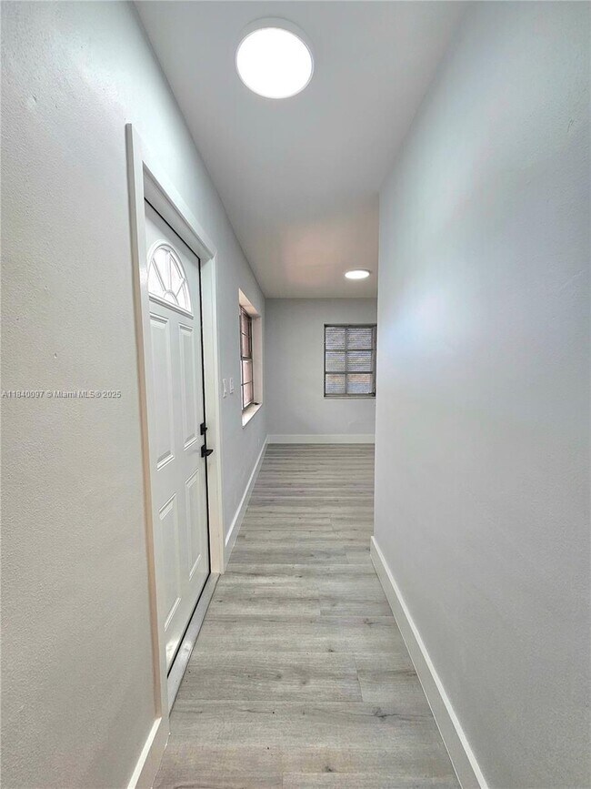 Building Photo - 1490 NW 43rd Ave