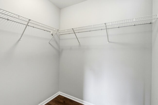 Building Photo - 2023 Silverstone Dr