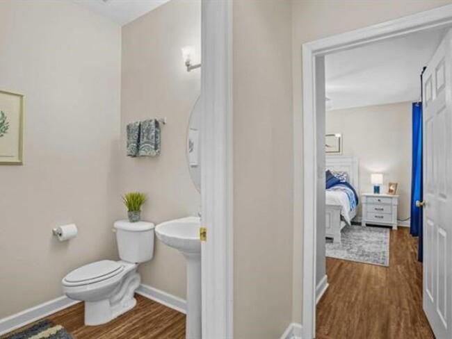 Building Photo - Three Bedroom Townhome in Southwood