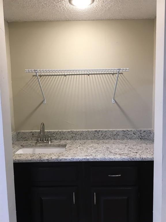 Building Photo - 3113 Kensington Dr