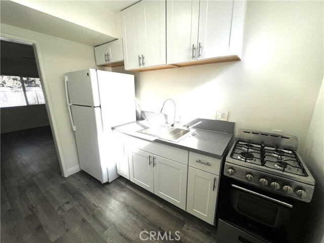 Building Photo - 12926 Doty Ave