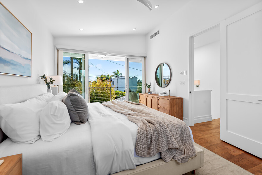 Primary Suite - 846 Warren Ave