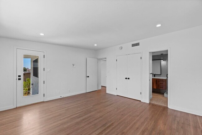 Building Photo - 7512 Rindge Ave