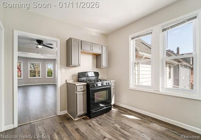 Building Photo - 1045 Casgrain St