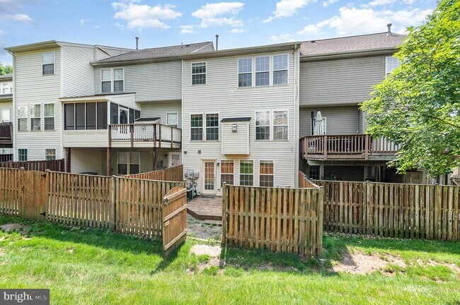 Building Photo - 10157 Elgin Way