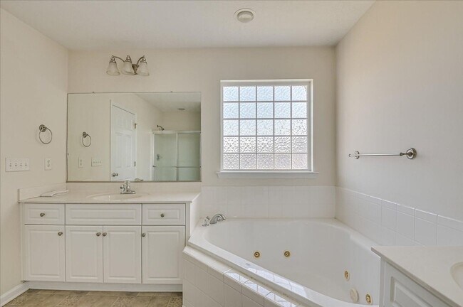 Building Photo - 772 Michelle Ct