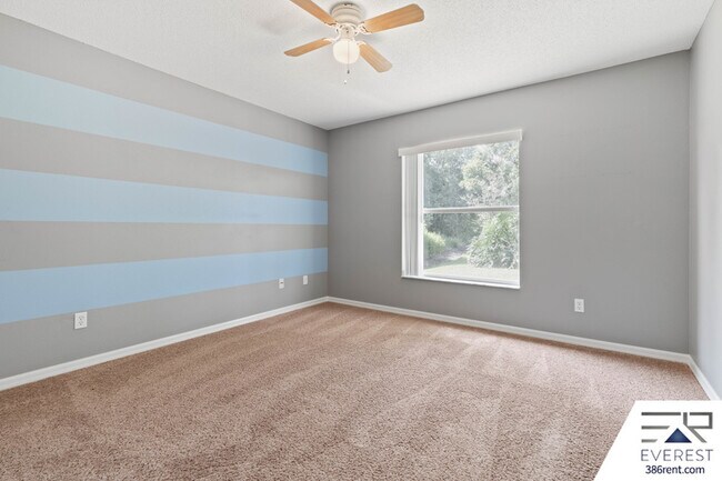 Building Photo - 15 Firtree Ln