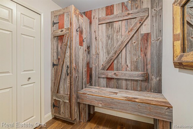 Building Photo - 2471 Woodcliff Trail