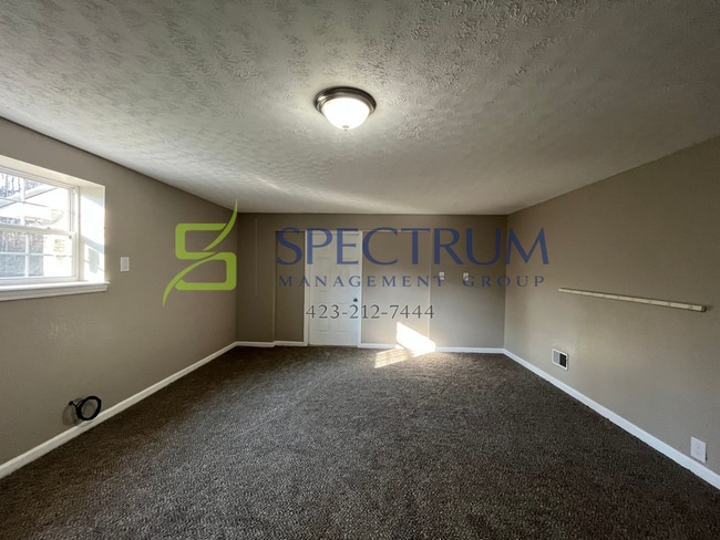 Building Photo - 3 Bedroom 2.5 Bath Single Family Home