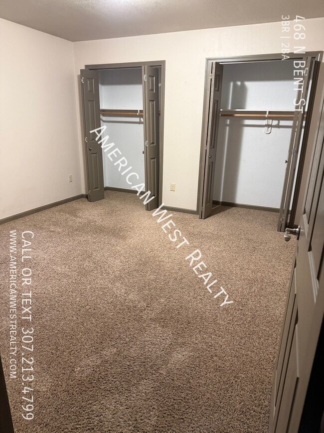 Building Photo - 468 N Bent St