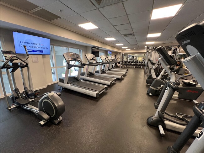 Building Photo - 511 SE 5 Ave