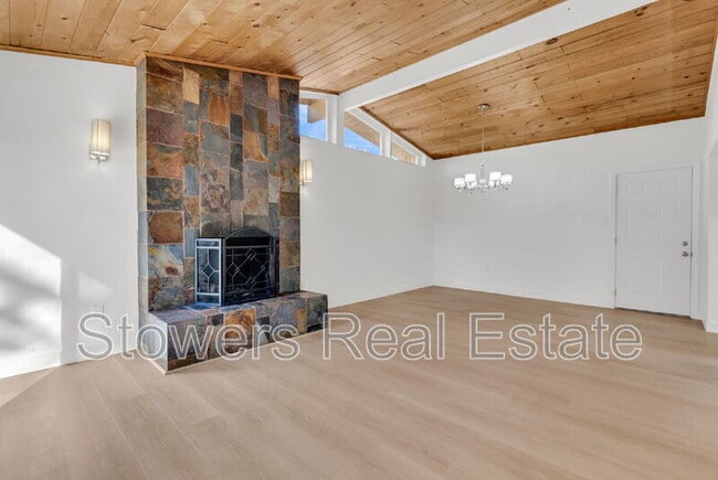 Building Photo - 3225 Claudia Dr