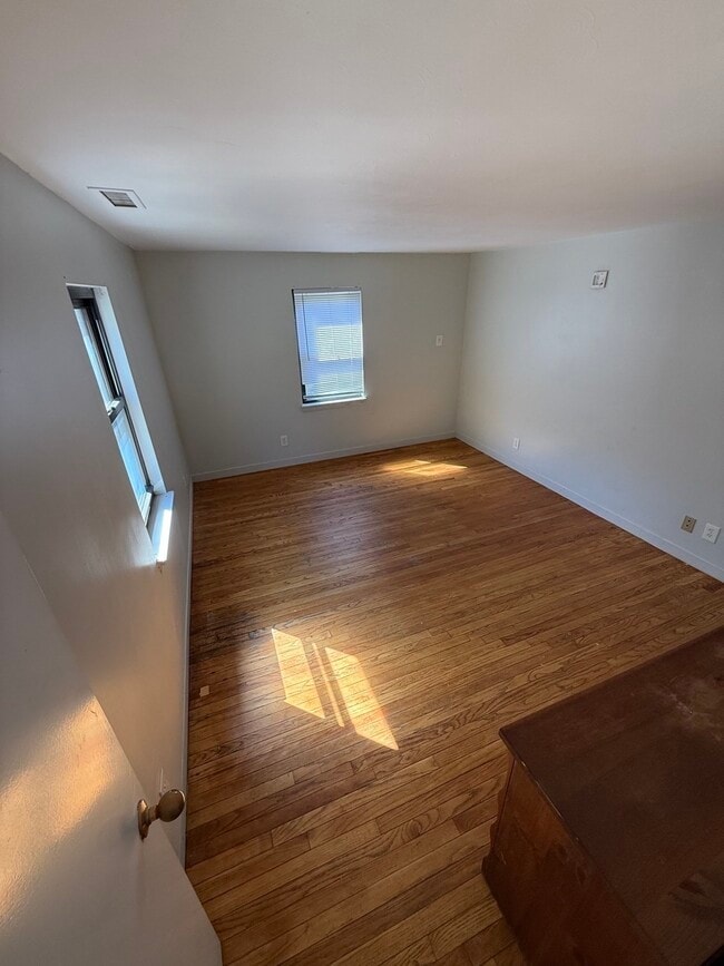 Building Photo - 11 Brownell Cir