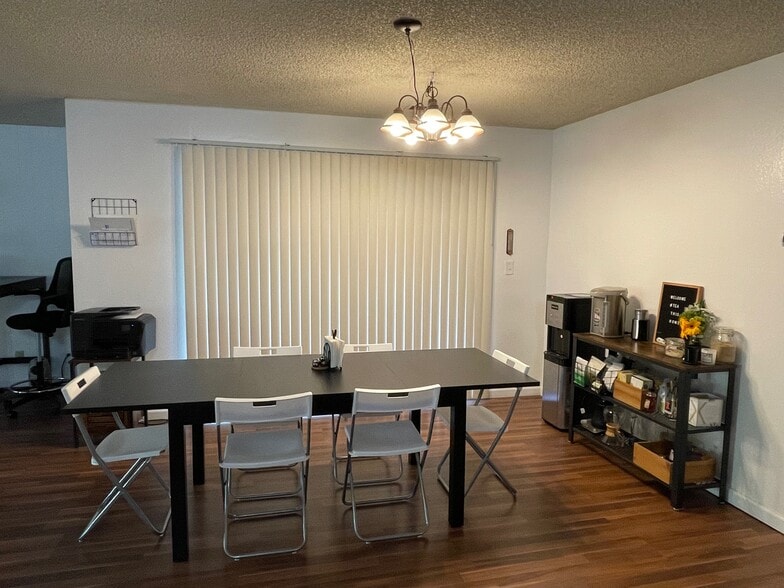 Dining Room - 4828 Cowell Blvd