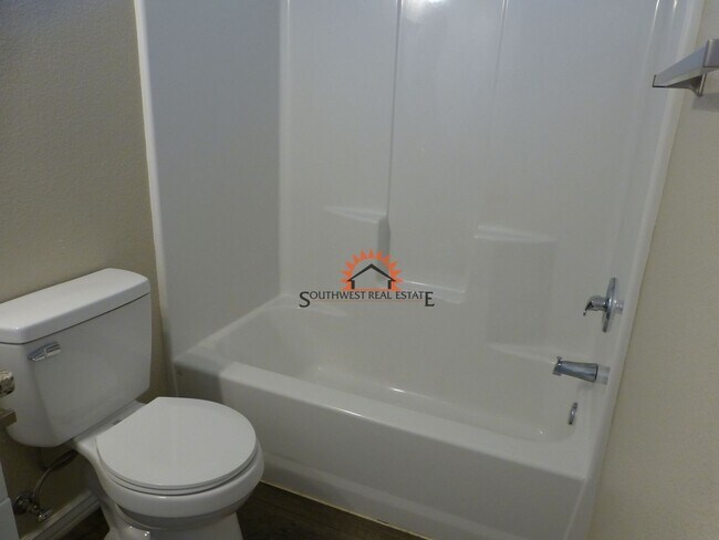 Building Photo - 1313 Mission Dr