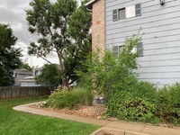 Building Photo - 2-Bedroom condo with carport for rent at H...
