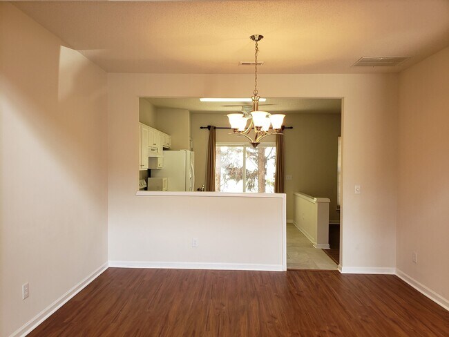 Building Photo - 115 Brentfield Loop