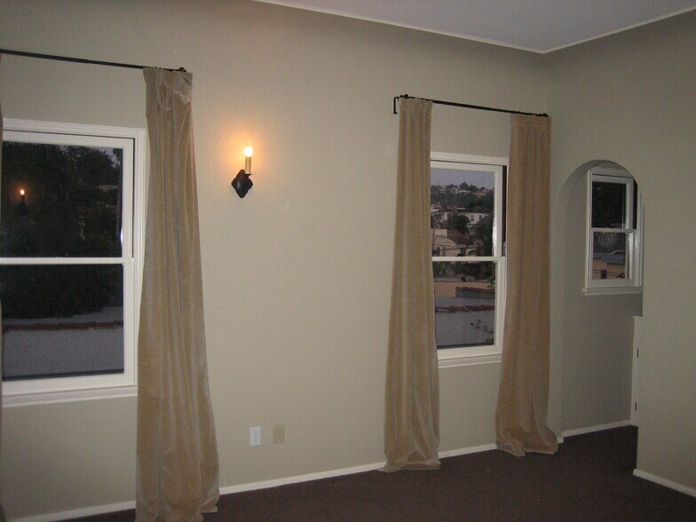 Bedroom - 1922 N Hoover St