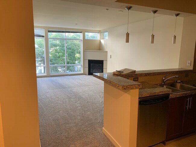 Primary Photo - 211 Kirkland Ave