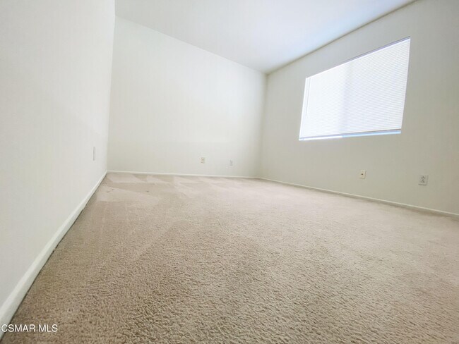 Building Photo - 1420 Sapphire Dragon St