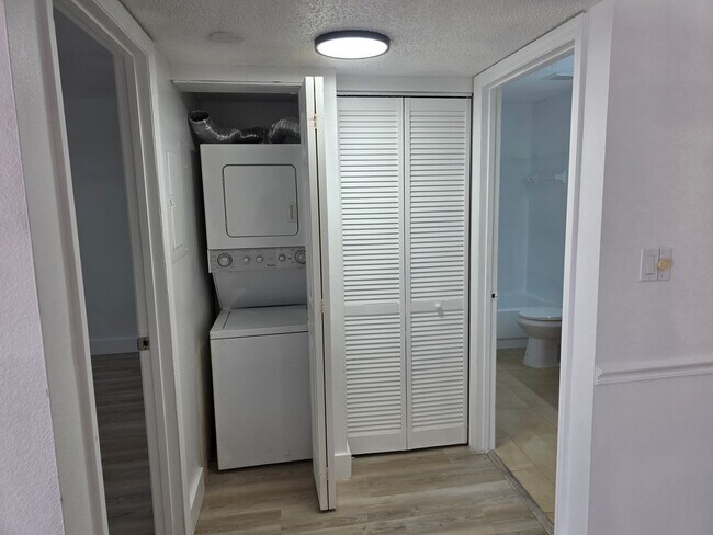 Building Photo - One Bed - One Bath - Water Front - First Floor