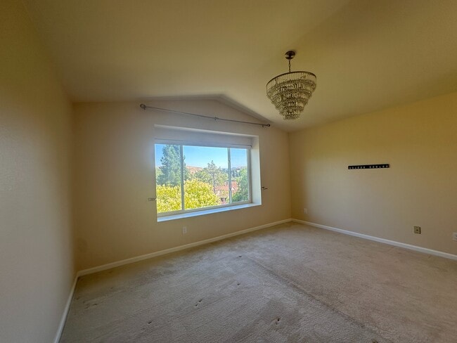 Building Photo - 122 Lakeridge Ln