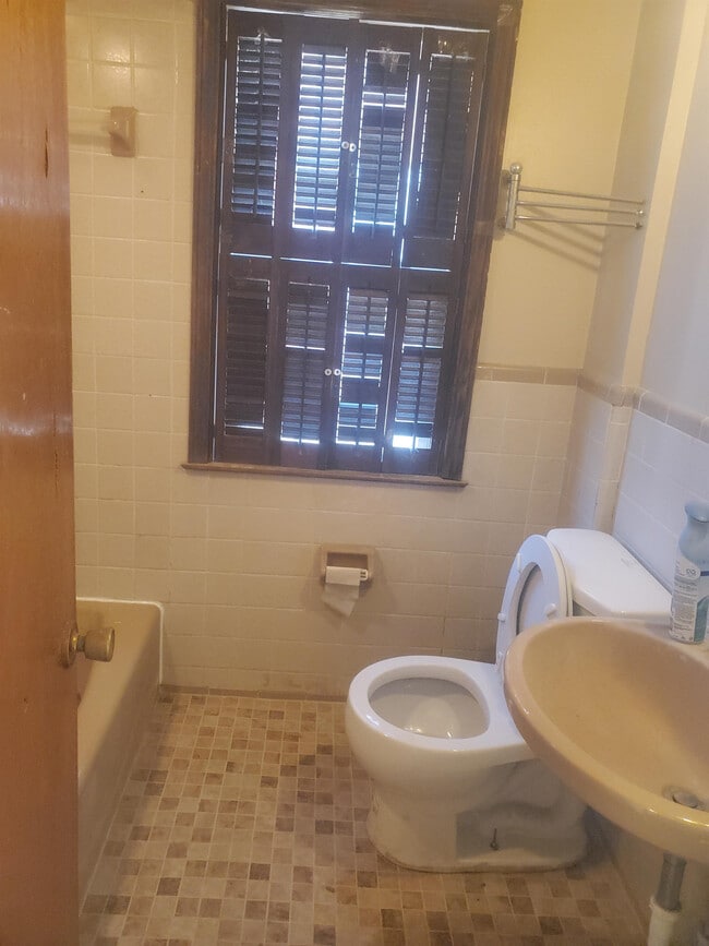 Building Photo - 12311 Laing St