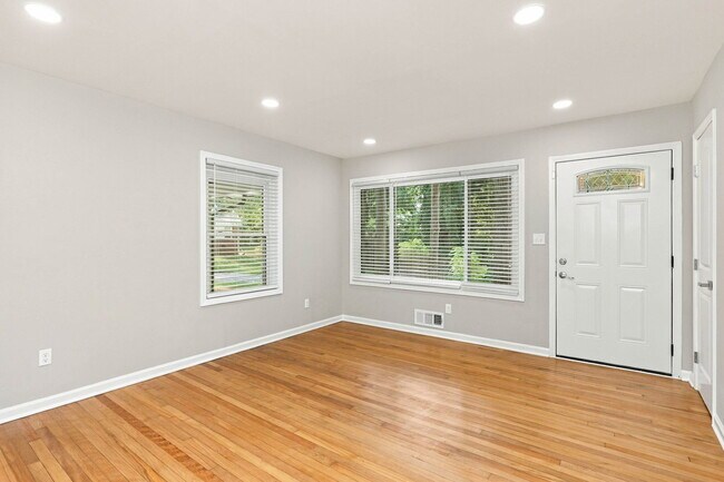 Building Photo - 2069 Bixler Cir