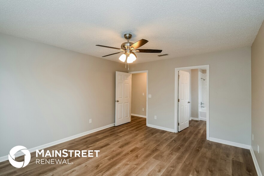 Building Photo - 8236 Sawmill Creek Dr